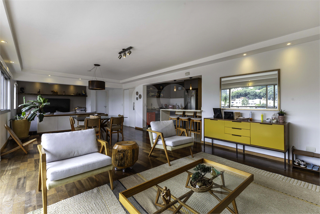 Imóvel de 115m² com sala ampla com varanda 3 suítes todo reformado Sumaré Perdizes