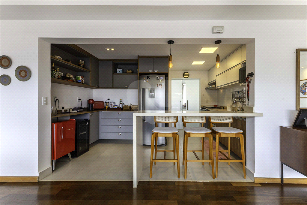 Imóvel de 115m² com sala ampla com varanda 3 suítes todo reformado Sumaré Perdizes