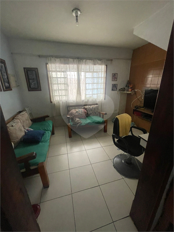 Sobrado com aproximadamente 100m², muito bem localizado!
Travessa Ortega (altura do nº 670 da Av. Gustavo Adolfo)
O imóvel conta com:
• 3 dormitórios
• Sala espaçosa
• Cozinha funcional
• 2 banheiros
Não possui vaga de garagem

Localização excel