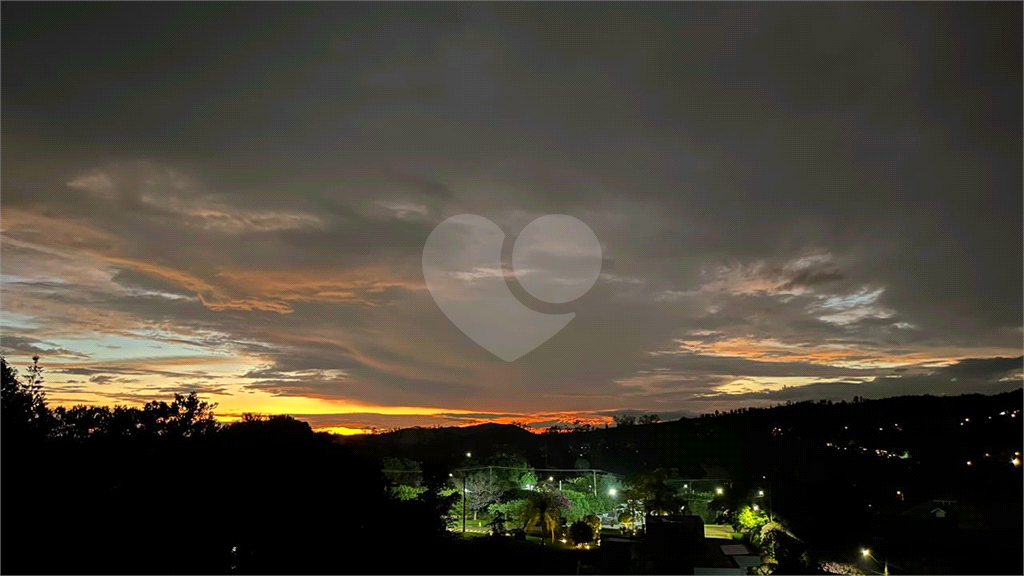 Casa em condomínio fechado em Atibaia