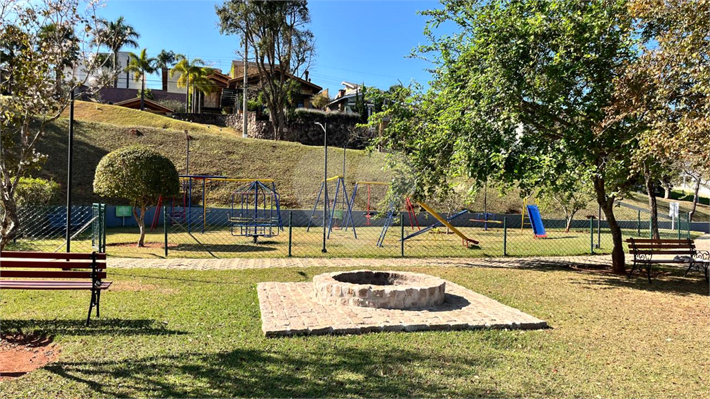 Casa em condomínio fechado em Atibaia