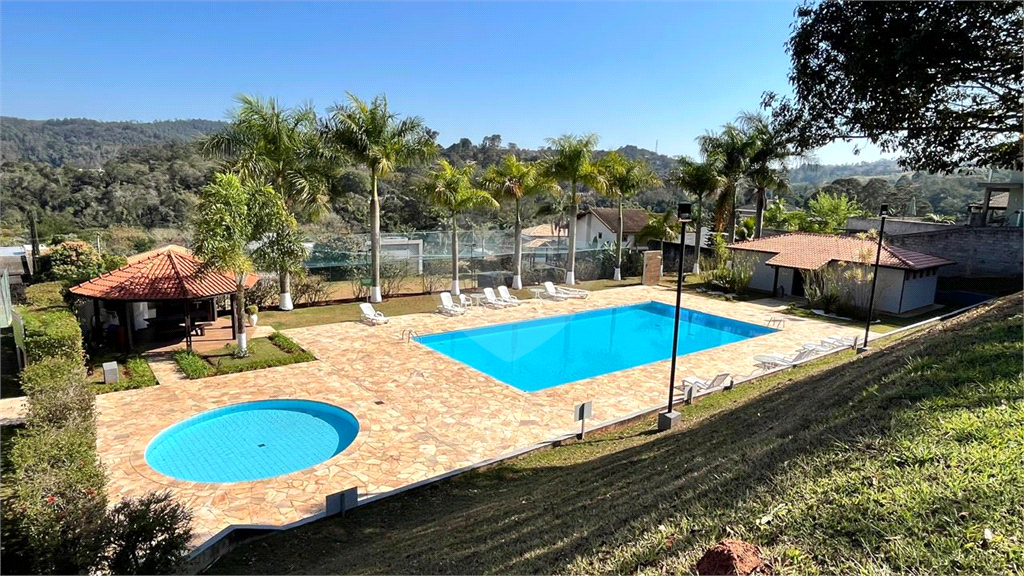 Casa em condomínio fechado em Atibaia