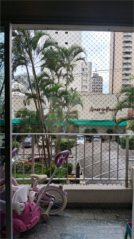 Apartamento a venda na Aclimação com 4 dormitórios e 2 vagas.