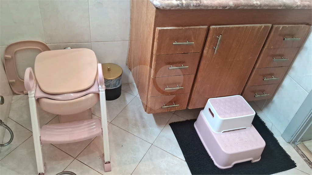 Apartamento a venda na Aclimação com 4 dormitórios e 2 vagas.