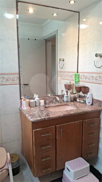 Apartamento a venda na Aclimação com 4 dormitórios e 2 vagas.