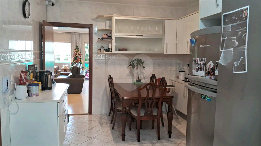 Apartamento a venda na Aclimação com 4 dormitórios e 2 vagas.