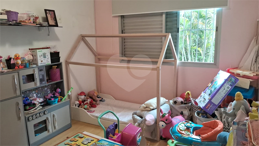 Apartamento a venda na Aclimação com 4 dormitórios e 2 vagas.