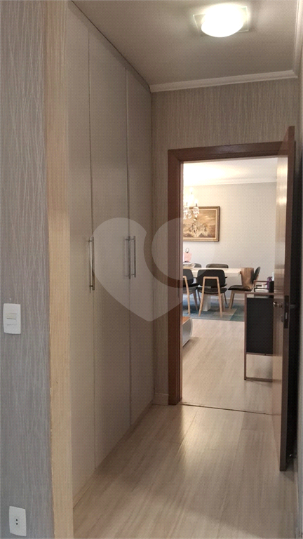 Apartamento a venda na Aclimação com 4 dormitórios e 2 vagas.