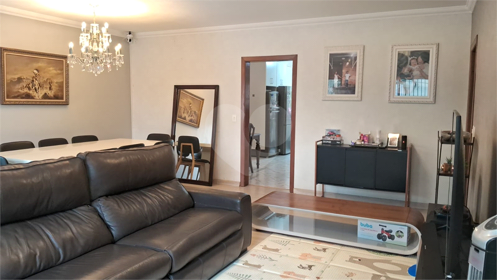 Apartamento a venda na Aclimação com 4 dormitórios e 2 vagas.