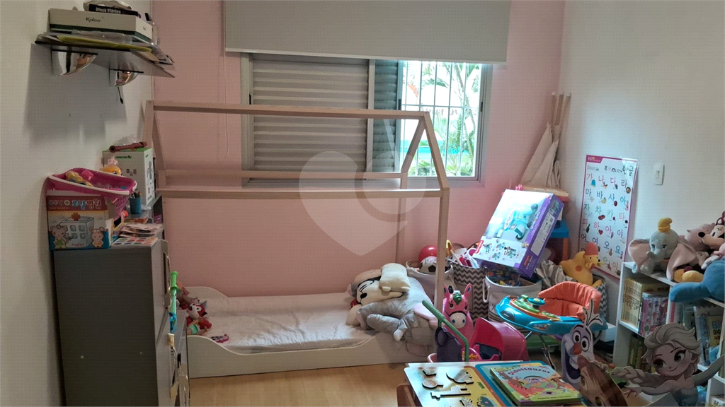 Apartamento a venda na Aclimação com 4 dormitórios e 2 vagas.