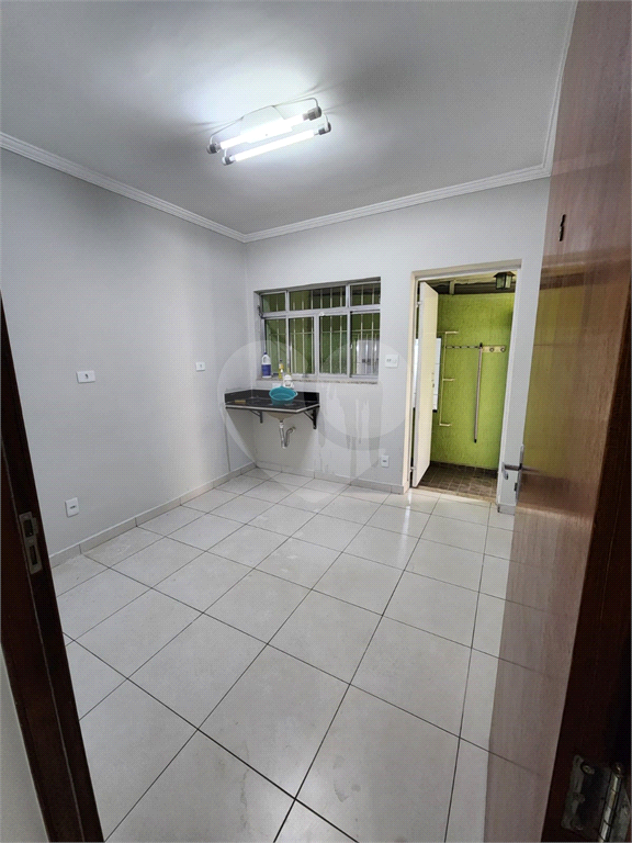 Casa Comercial no bairro  Vila Mazzei, Pronta para Impulsionar o Seu Negócio