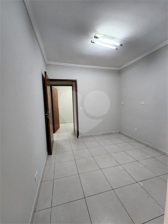 Casa Comercial no bairro  Vila Mazzei, Pronta para Impulsionar o Seu Negócio