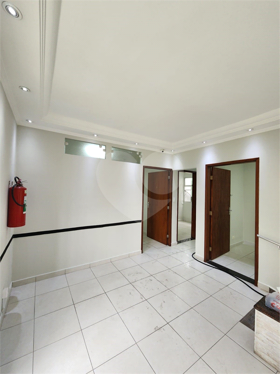 Casa Comercial no bairro  Vila Mazzei, Pronta para Impulsionar o Seu Negócio