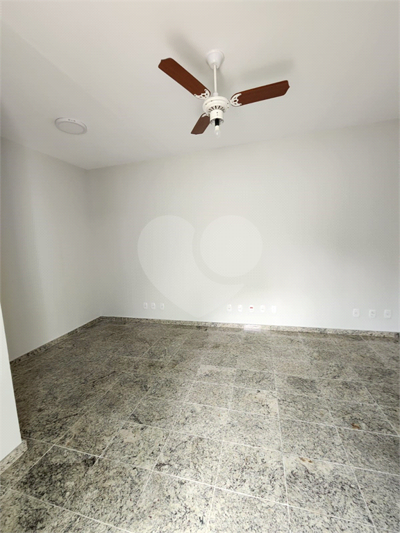 Casa Comercial no bairro  Vila Mazzei, Pronta para Impulsionar o Seu Negócio