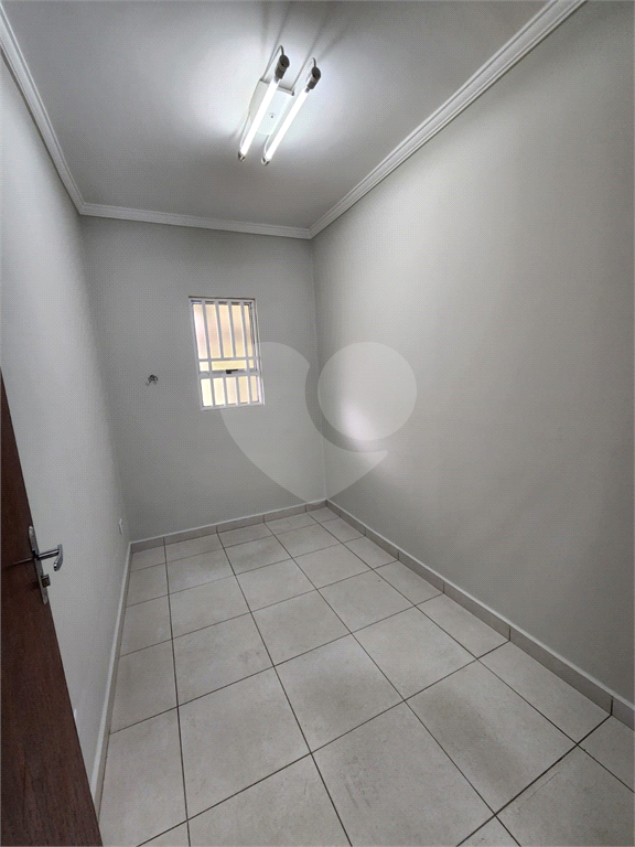 Casa Comercial no bairro  Vila Mazzei, Pronta para Impulsionar o Seu Negócio