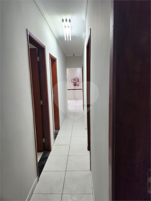 Casa Comercial no bairro  Vila Mazzei, Pronta para Impulsionar o Seu Negócio