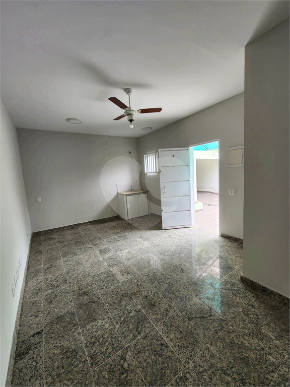 Casa Comercial no bairro  Vila Mazzei, Pronta para Impulsionar o Seu Negócio