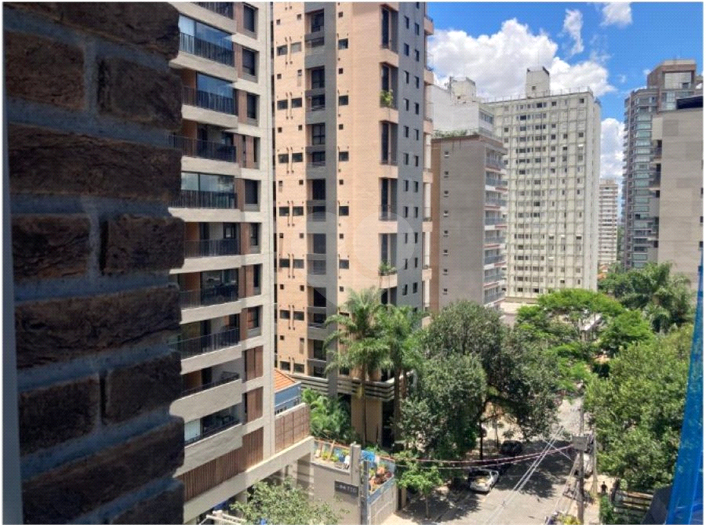 Apartamento com 1 dormitório ao lado da Oscar Freire.