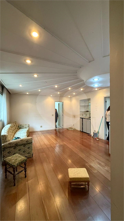 APARTAMENTO em HIGIENÓPOLIS