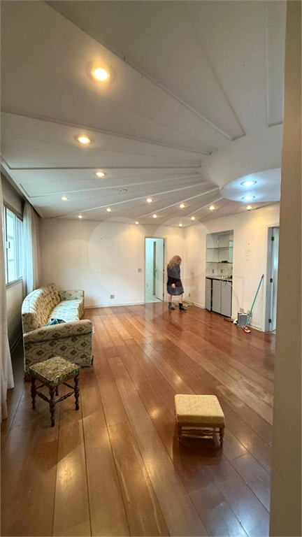 APARTAMENTO em HIGIENÓPOLIS