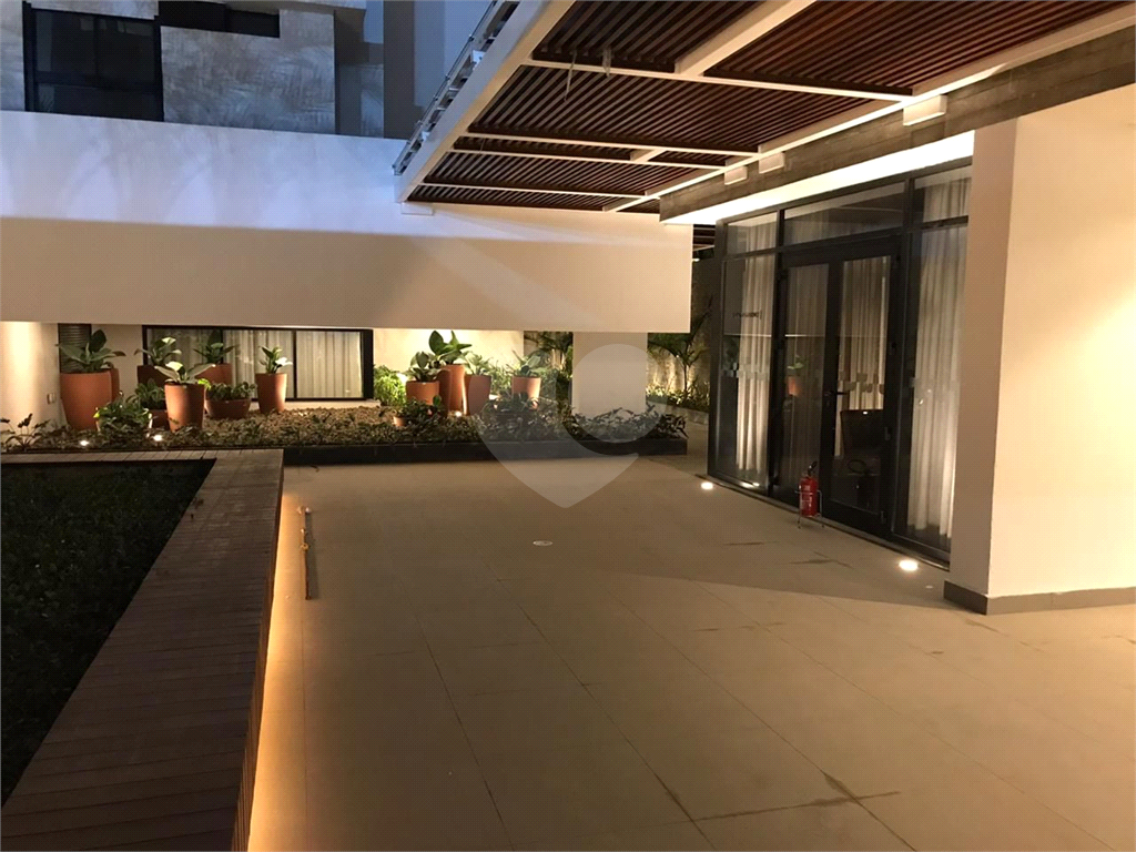 APARTAMENTO em VILA OLÍMPIA