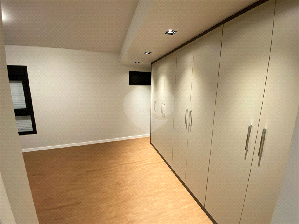 APARTAMENTO em VILA OLÍMPIA