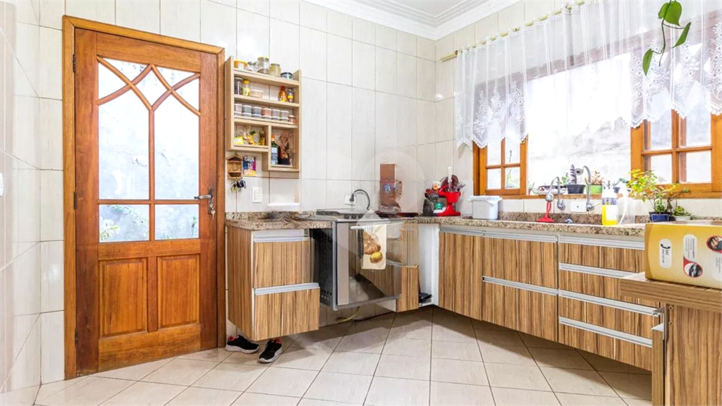 Sobrado Espaçoso à Venda em Guarulhos – 250m², Conforto e Excelente Localização