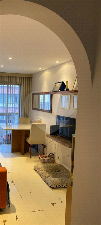 APARTAMENTO em SANTA CECÍLIA