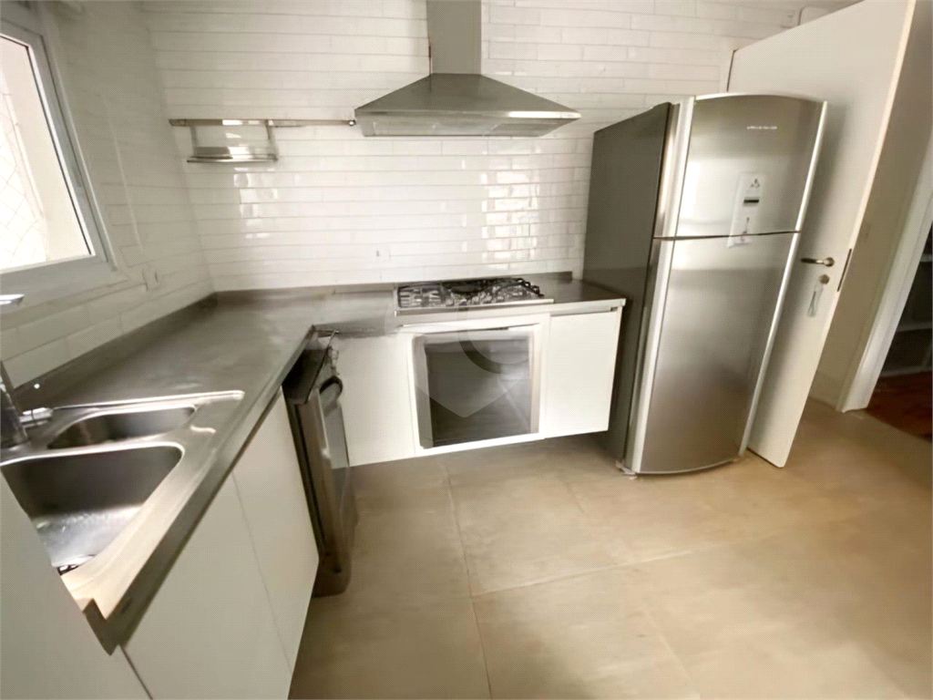 APARTAMENTO COM 2 SUITES NA RUA AFONSO DE FREITAS  MOBILIADO  3 VAGAS  LAZER