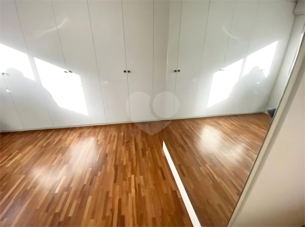 APARTAMENTO COM 2 SUITES NA RUA AFONSO DE FREITAS  MOBILIADO  3 VAGAS  LAZER