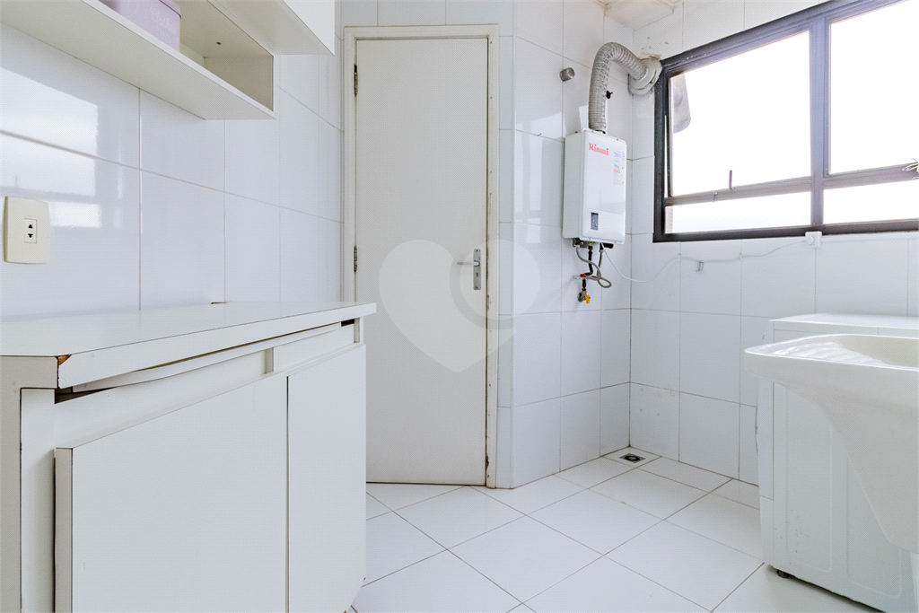 APARTAMENTO em PINHEIROS