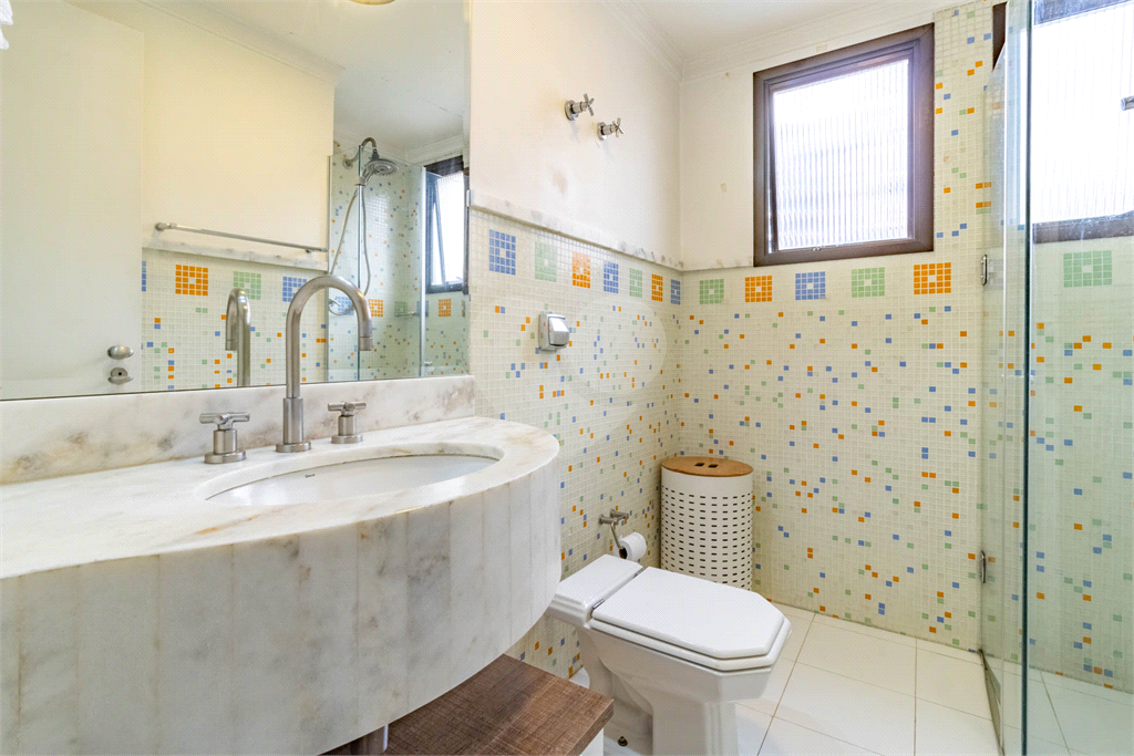 APARTAMENTO em PINHEIROS