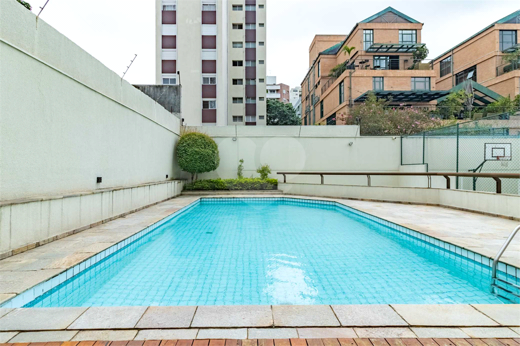 APARTAMENTO em PINHEIROS