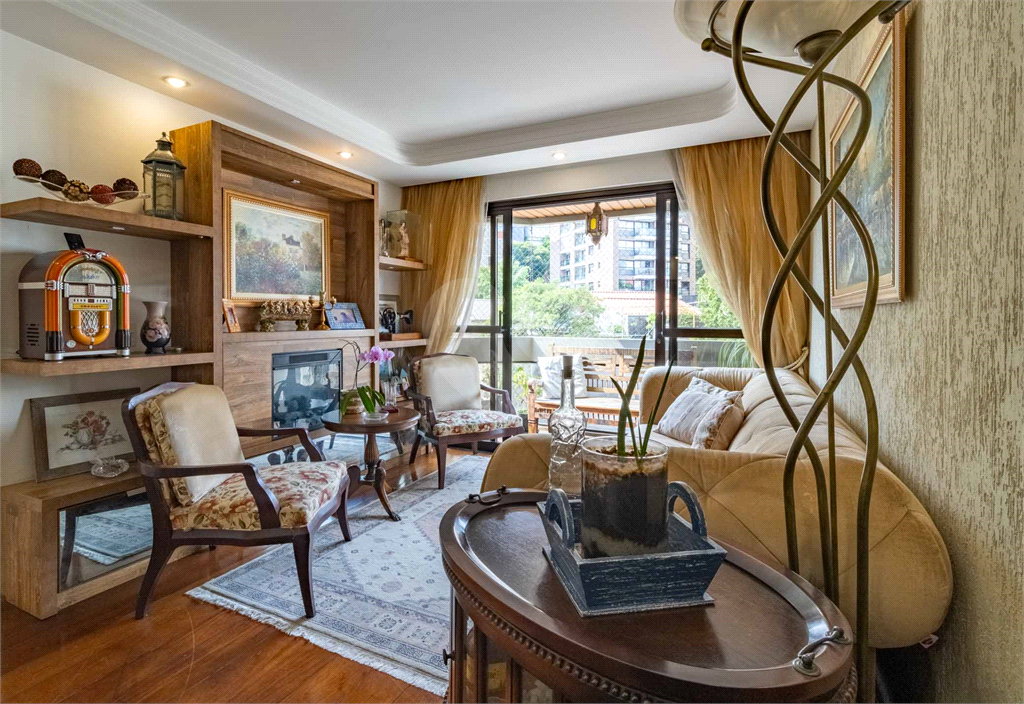 APARTAMENTO em PINHEIROS