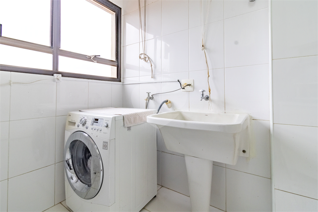 APARTAMENTO em PINHEIROS