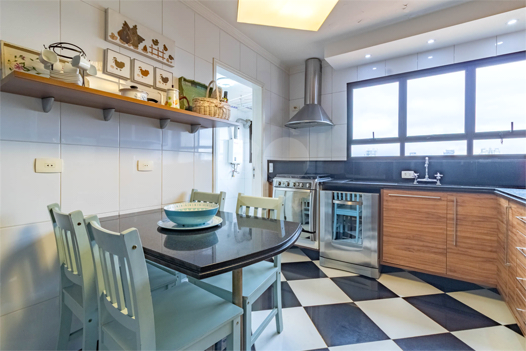 APARTAMENTO em PINHEIROS