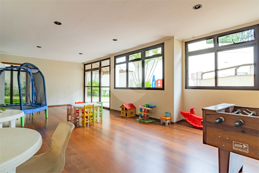 APARTAMENTO em PINHEIROS