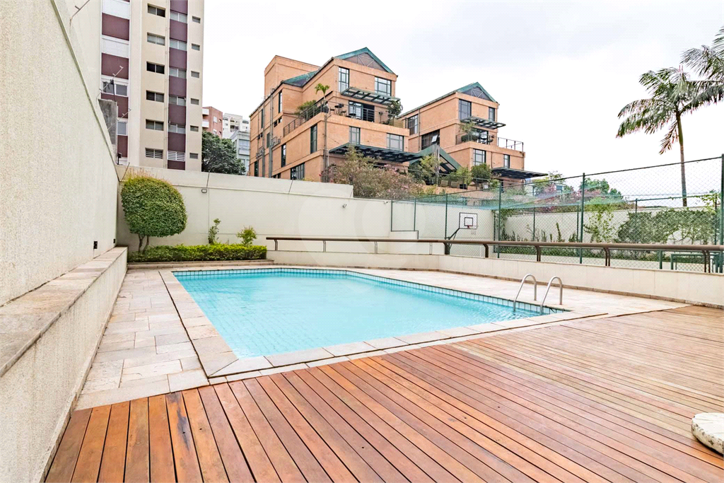 APARTAMENTO em PINHEIROS