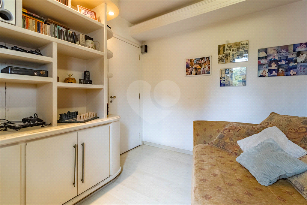 APARTAMENTO em PINHEIROS