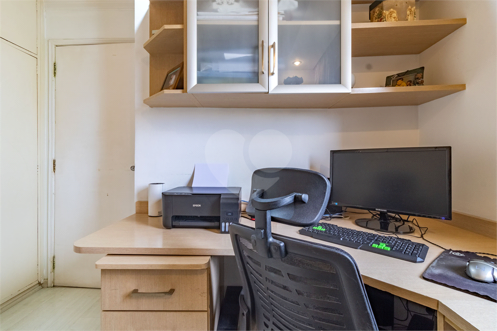 APARTAMENTO em PINHEIROS