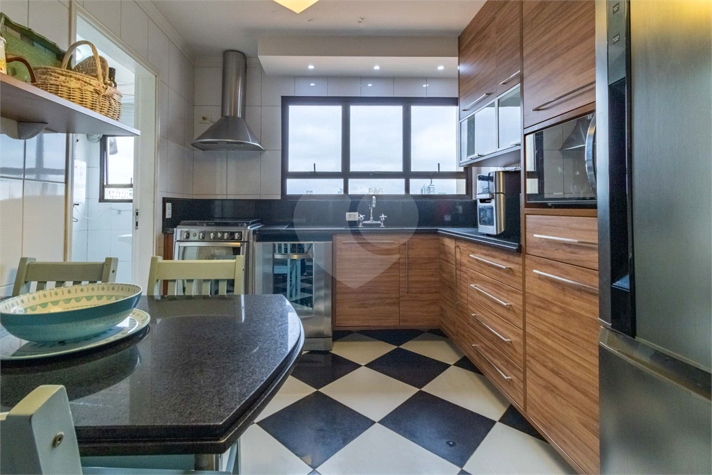 APARTAMENTO em PINHEIROS