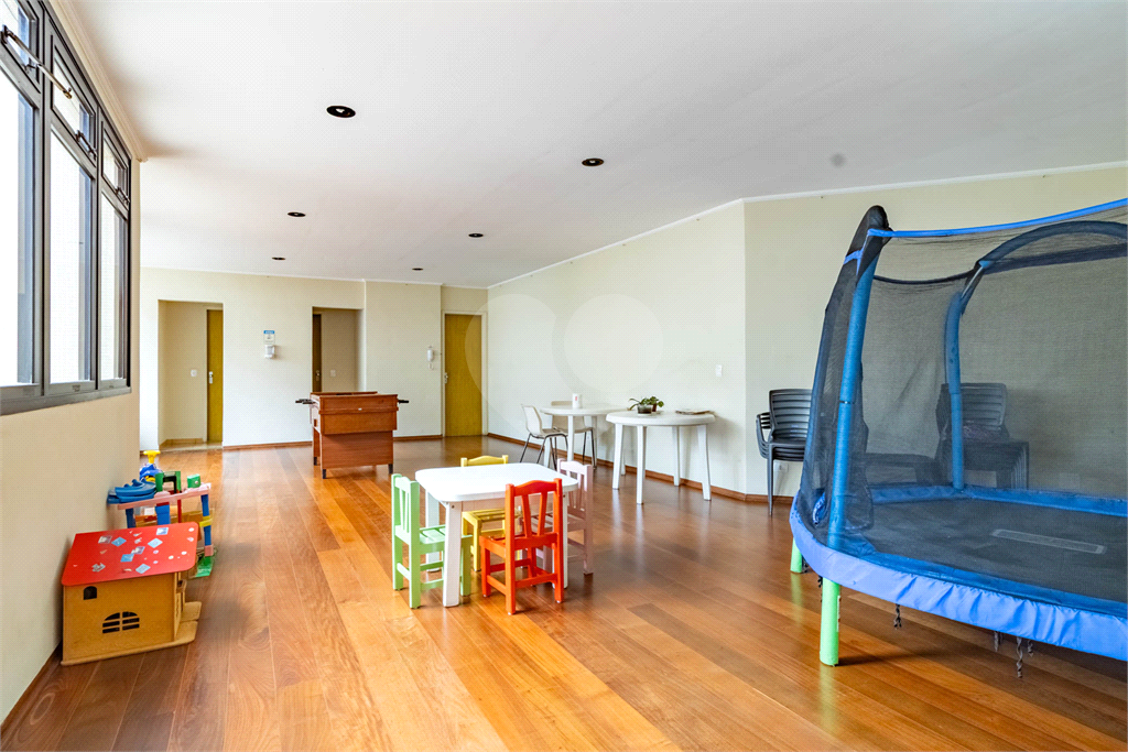 APARTAMENTO em PINHEIROS