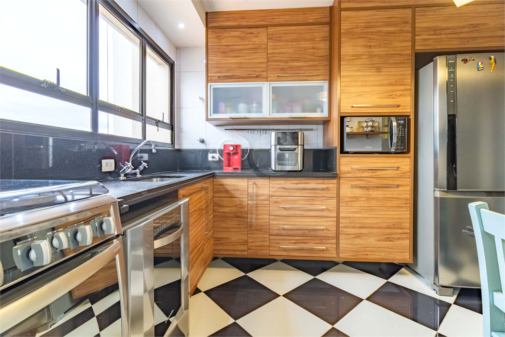 APARTAMENTO em PINHEIROS