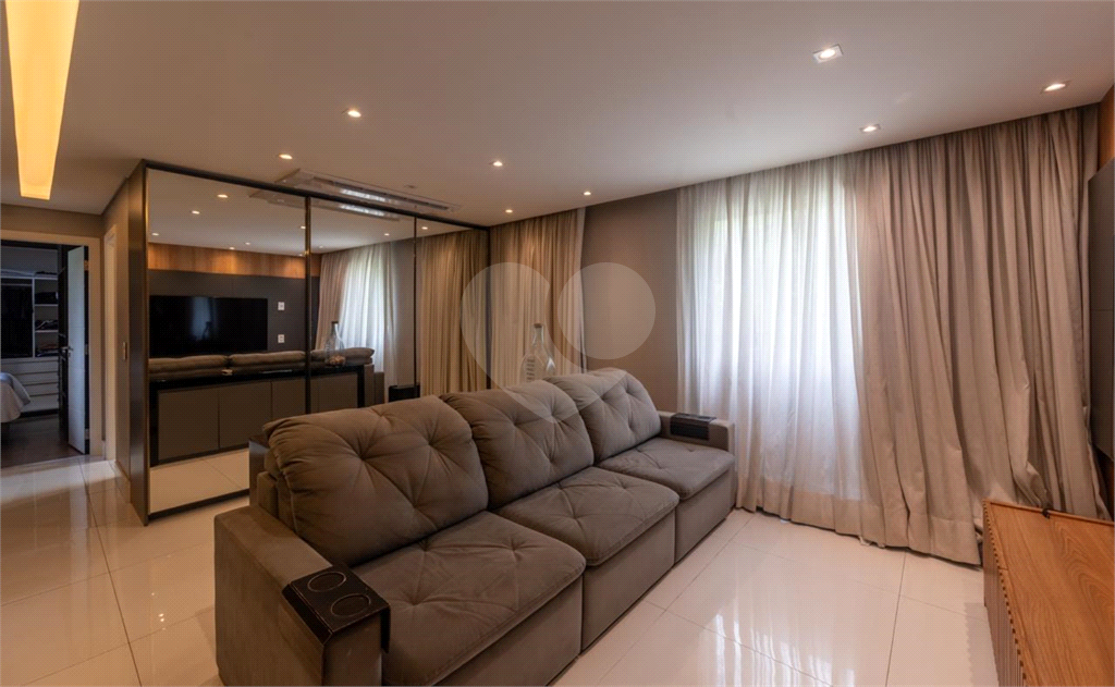 APARTAMENTO em SANTANA