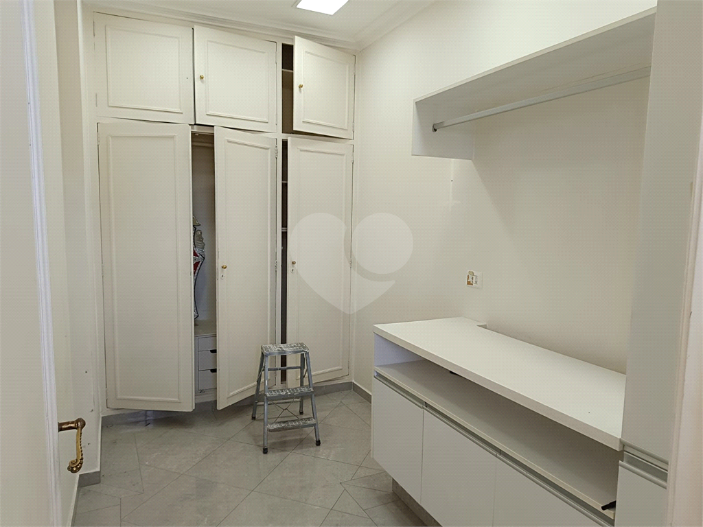 Apartamento em Higienópolis com 4 quartos e 3 vagas