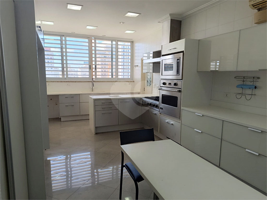 Apartamento em Higienópolis com 4 quartos e 3 vagas