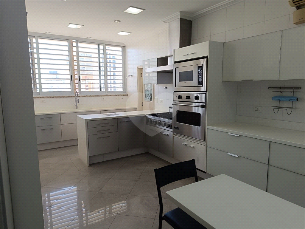 Apartamento em Higienópolis com 4 quartos e 3 vagas