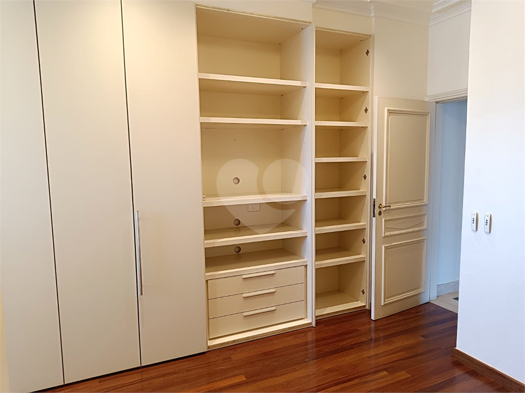 Apartamento em Higienópolis com 4 quartos e 3 vagas