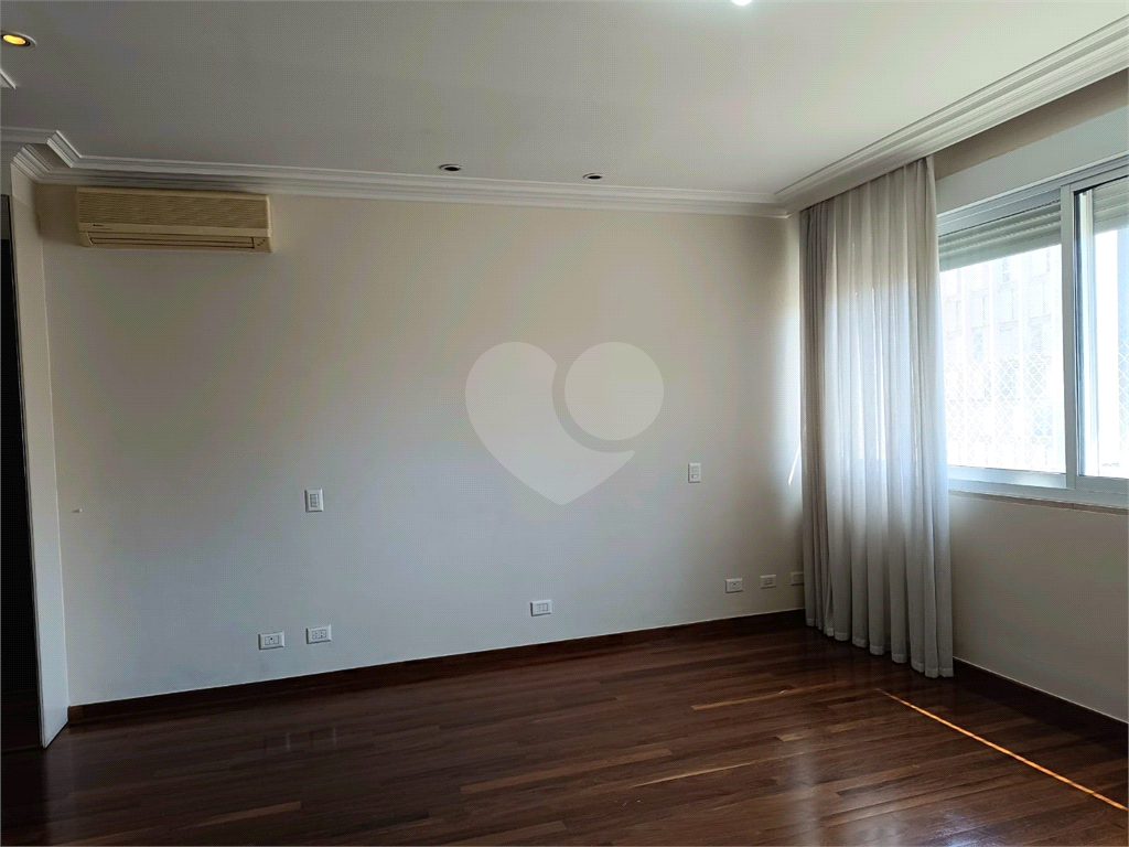 Apartamento em Higienópolis com 4 quartos e 3 vagas