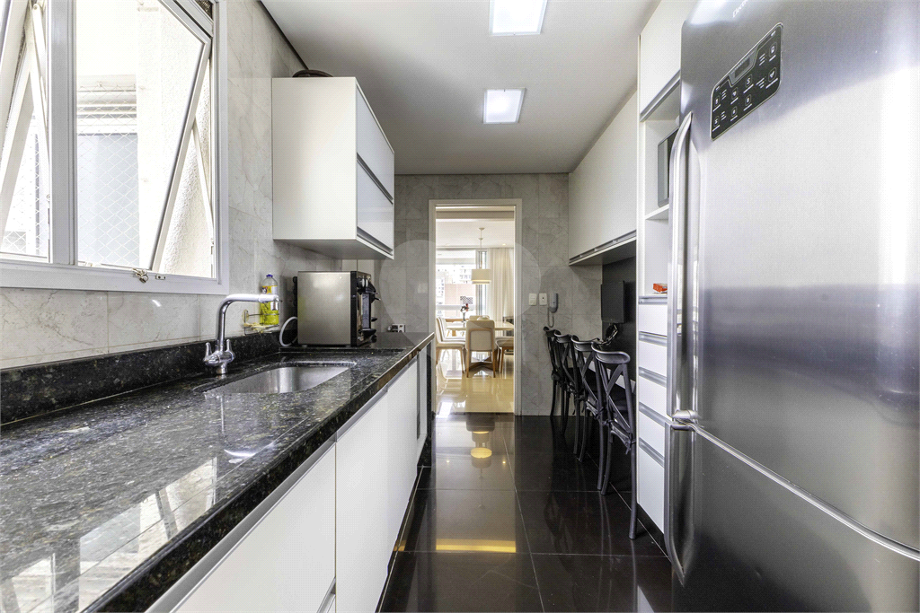 Apartamento em Perdizes com quadra tênis